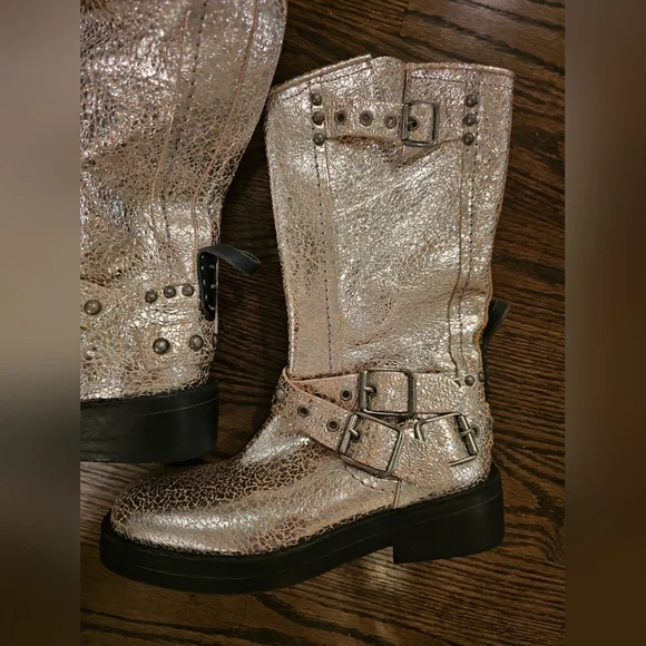 Free People We The Free Janey Engineer Boot Silver Metallic Crackle 6.5 NEW